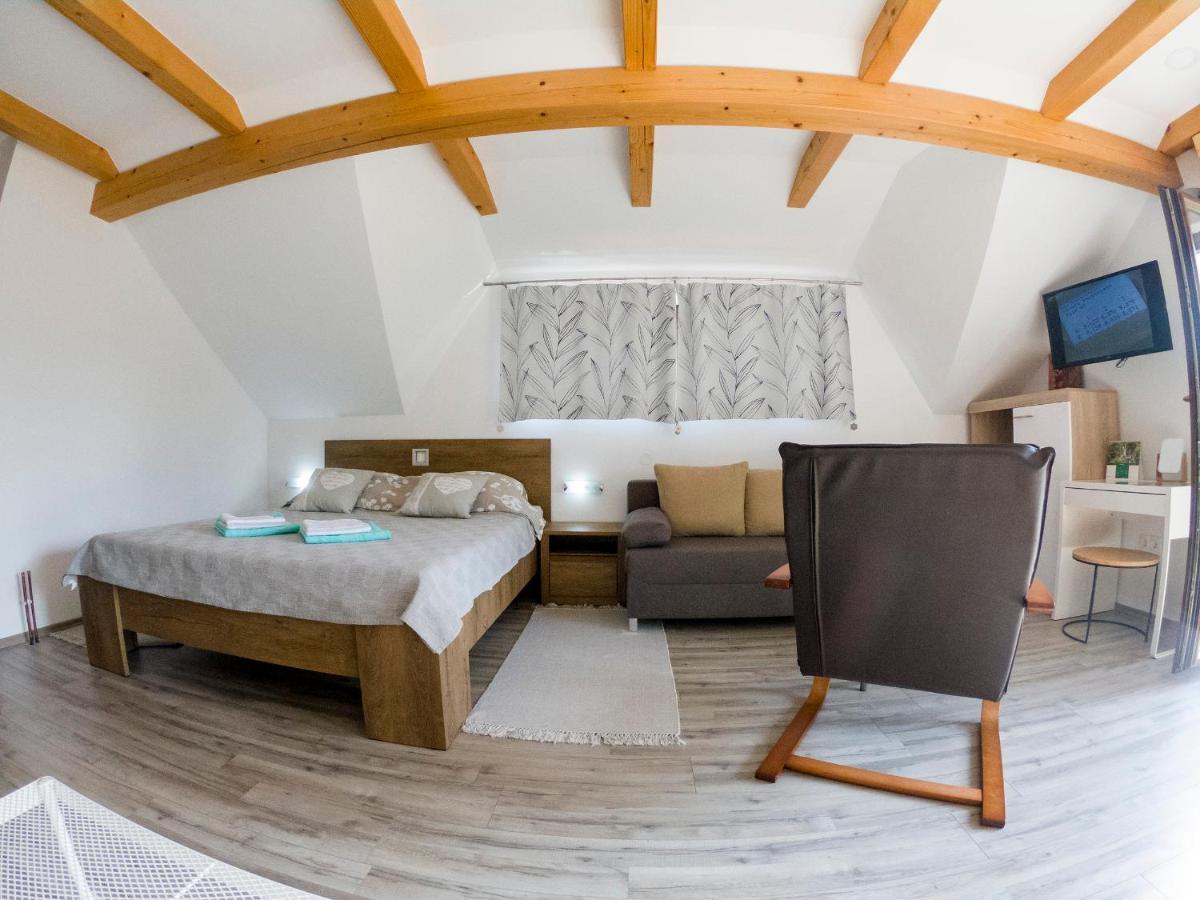 Studio Apartment Karlo Dreznik Grad ภายนอก รูปภาพ