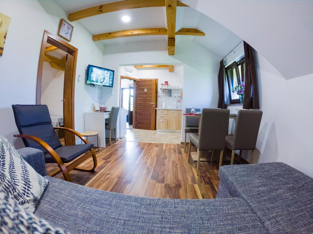 Studio Apartment Karlo Dreznik Grad ภายนอก รูปภาพ